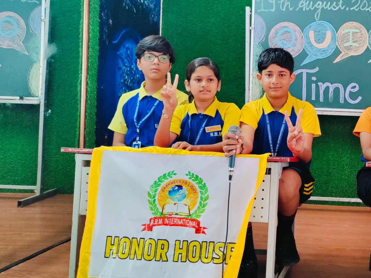 Honor House students during Quiz Time.